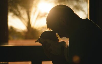 El abrazo silencioso del padre